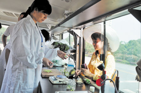 挑选食品安全检测车厂家，需要注意这3点