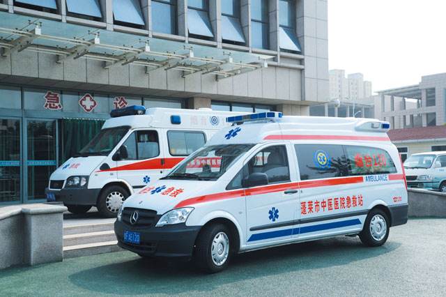 广州救护车厂家跟你聊聊为什么无人避让救护车？02