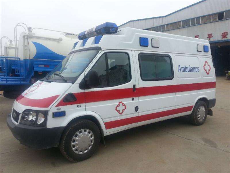 救护车和医疗车有什么区别？救护车厂家专业为你解答。01